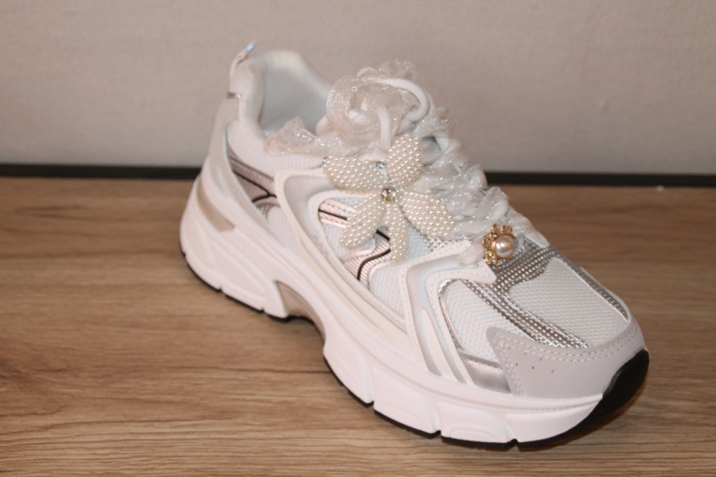 Basket chunky blanche ornée de perles