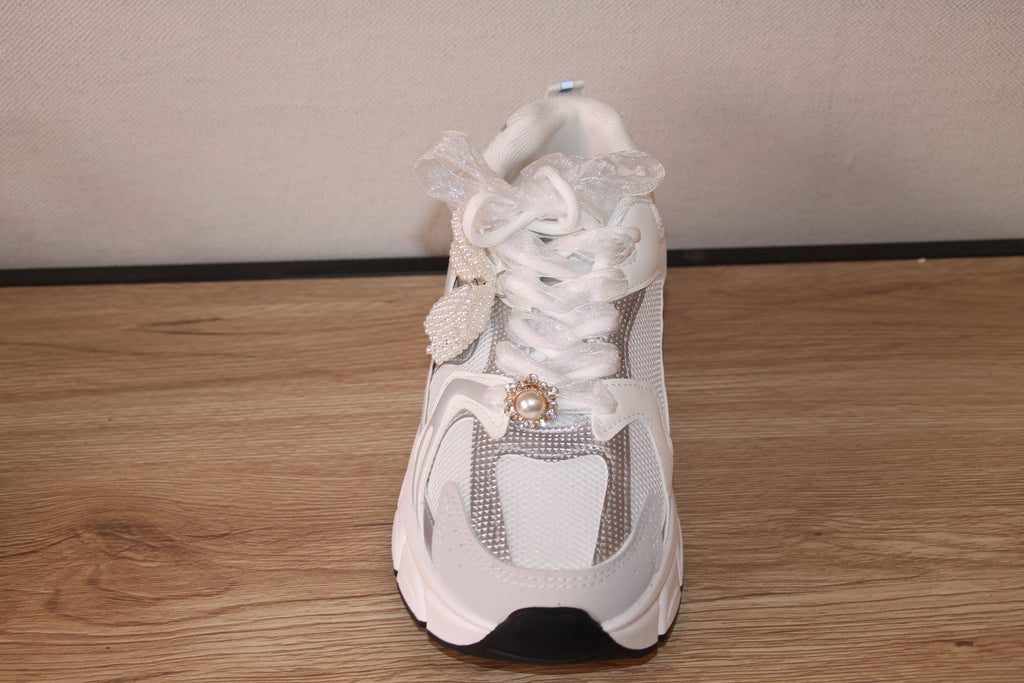 Basket chunky blanche ornée de perles