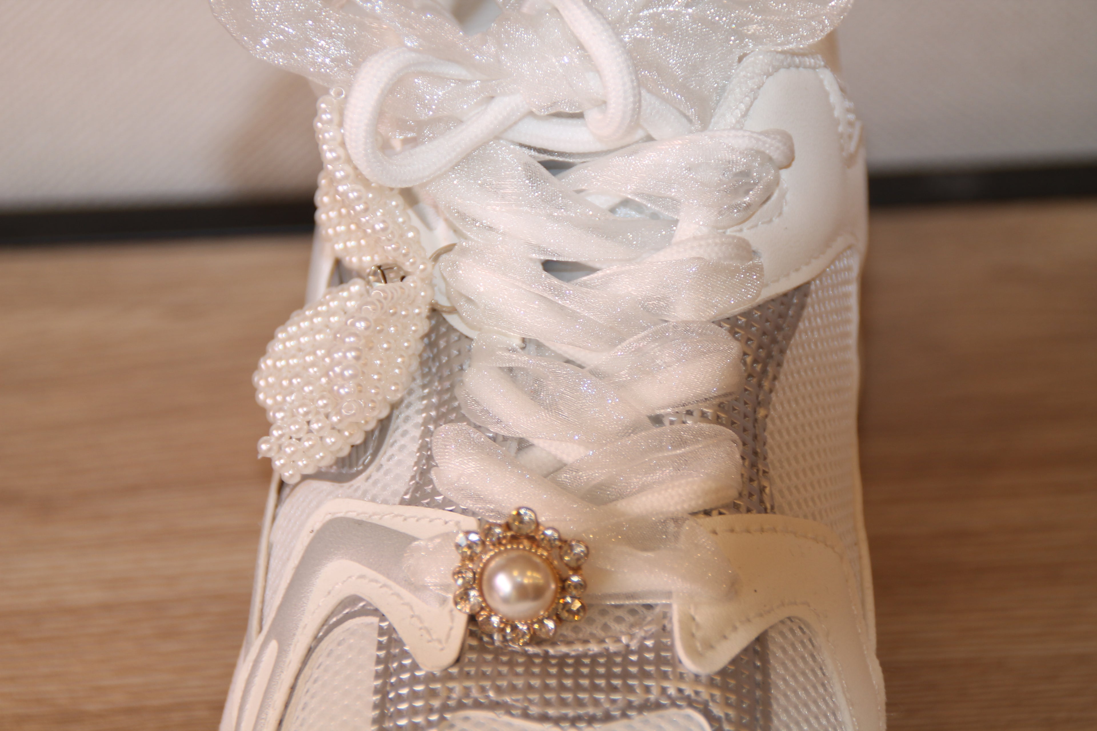 Basket chunky blanche ornée de perles